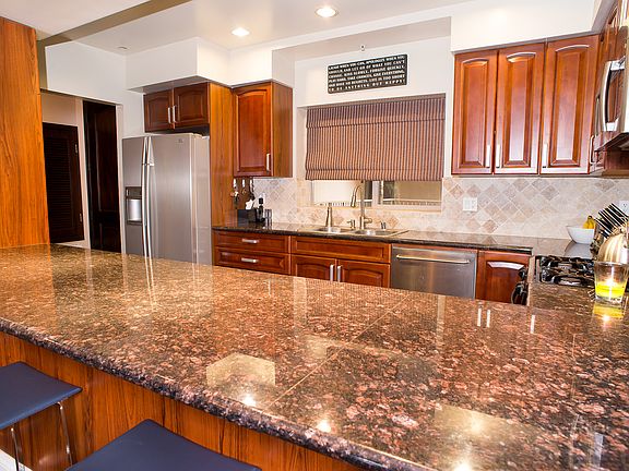 4th image of 11218 Camarillo St APT 205