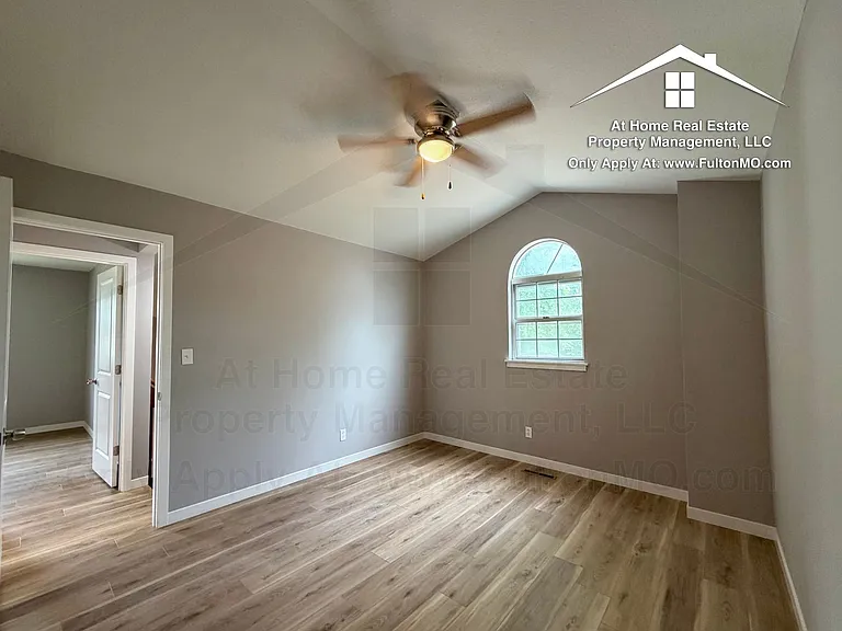 2717 Mayflower Dr — Photo 28