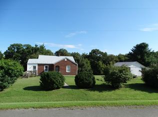 23 Woodside Dr, Galax, VA 24333