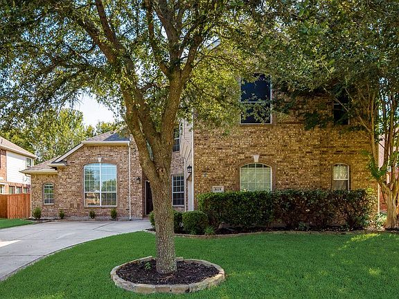 2nd image of 819 Rushmore Dr