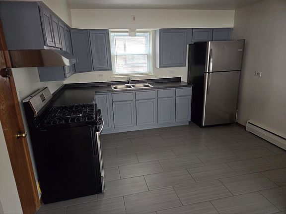 4th image of 29 W Conti Pkwy
