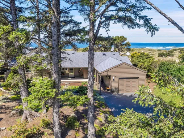 46160 Hawk St, Neskowin, OR 97149