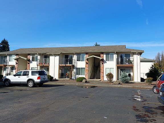 2nd image of 1125 Wyatt Ave #15
