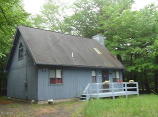1016 Wichita Ct, Gouldsboro, PA 18424