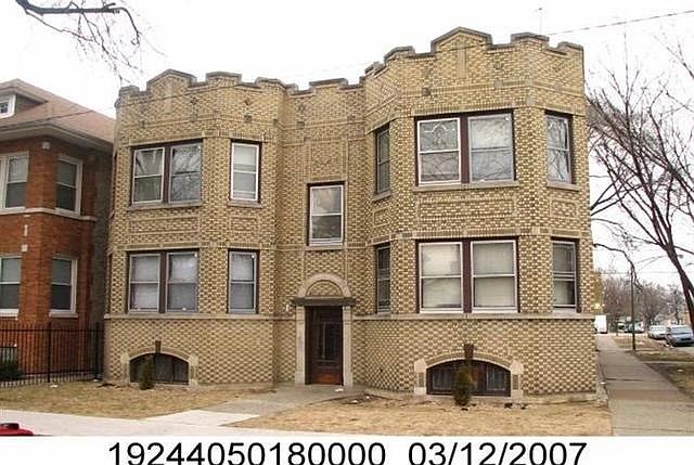 1st image of 6757 S Artesian Ave