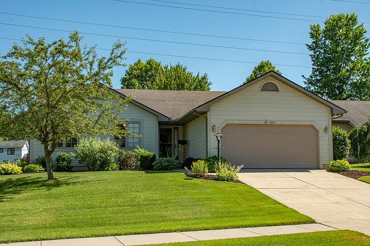 1st image of 2302 Oakwood Park Dr