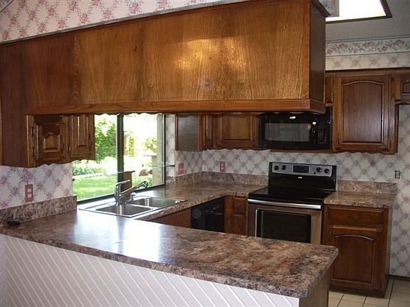 4th image of 302 Casas Del Sur St