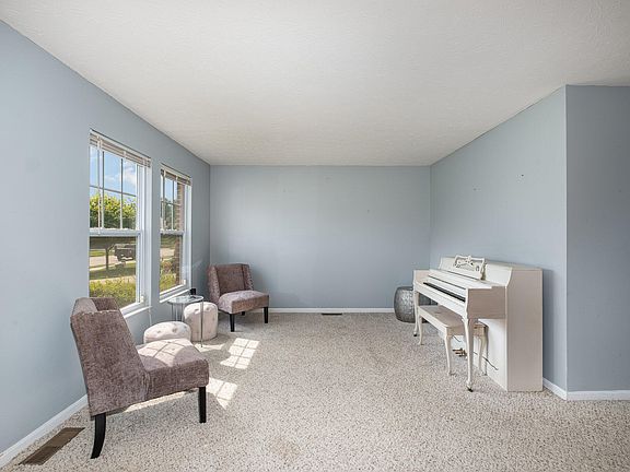 3rd image of 1146 Summerlake Dr