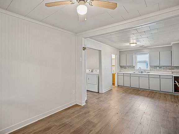 4th image of 506 Cass St