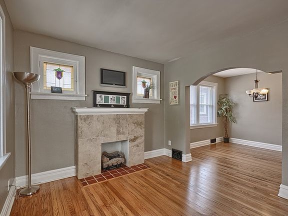 2nd image of 3841 Bingham Ave