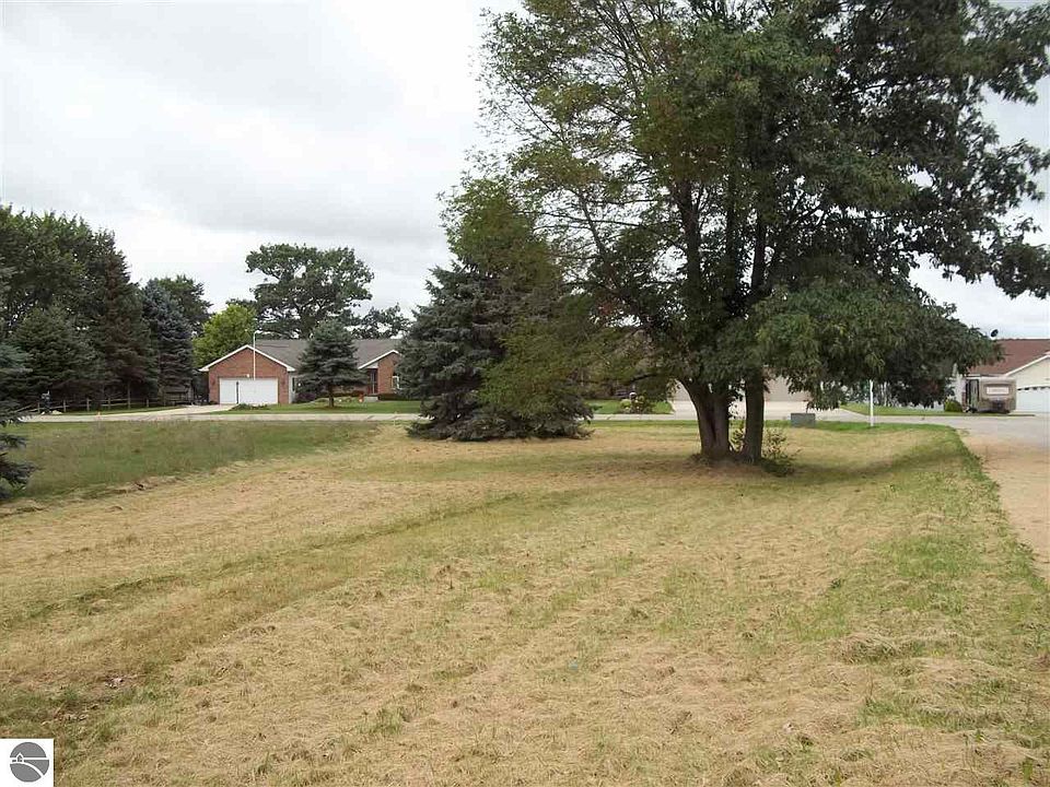 1st image of 1071 Clubhouse Dr