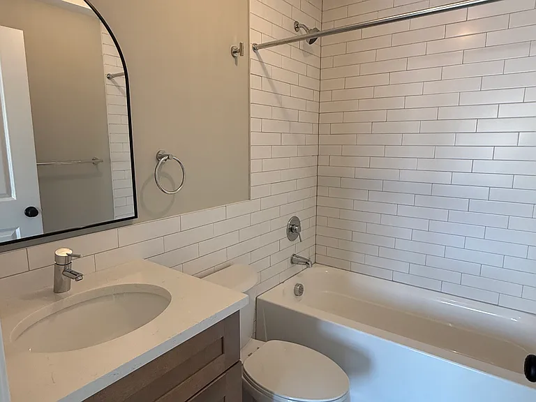 158-160 Oliver St #2 — Photo 10