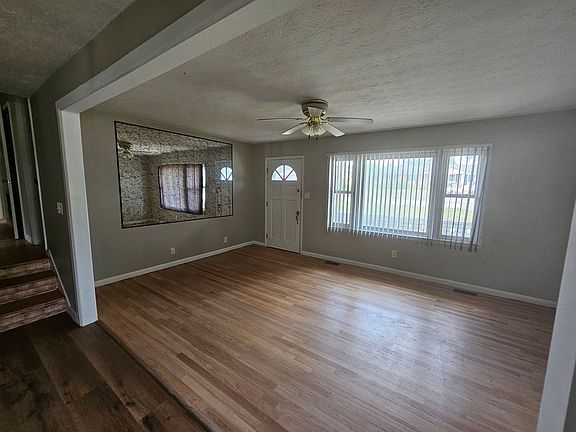 5th image of 1001 Dianne Cir