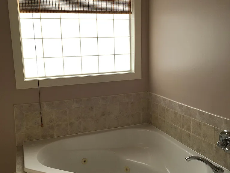 2118 Hartfords Bluff Ln — Photo 16