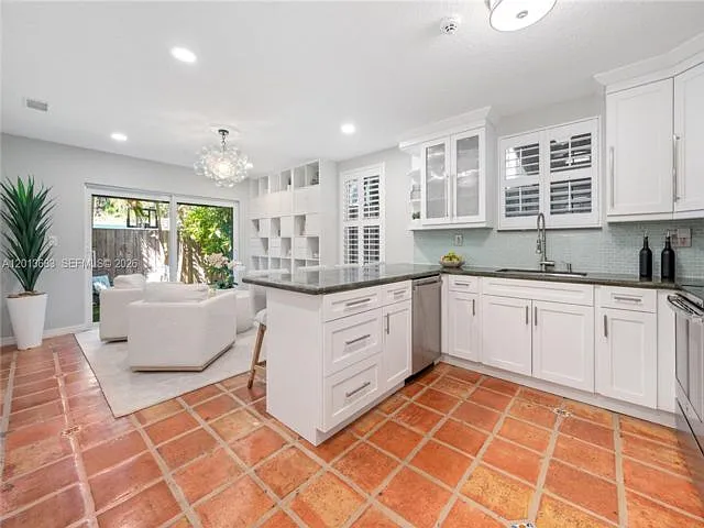 3274 Gifford Ln — Photo 18
