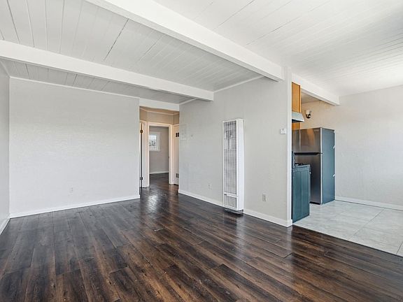 2nd image of 240 Duboce Ave