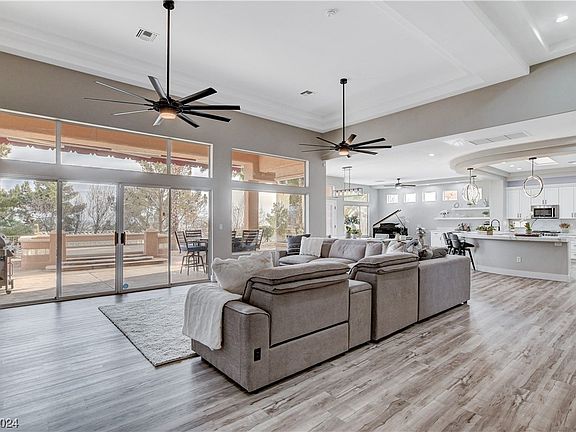 2nd image of 2408 Sierra Heights Dr