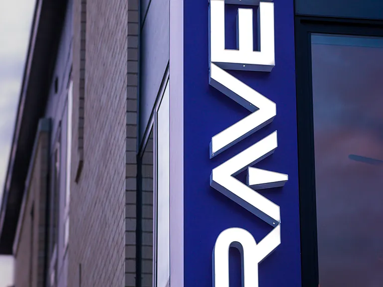 Raven — Photo 13