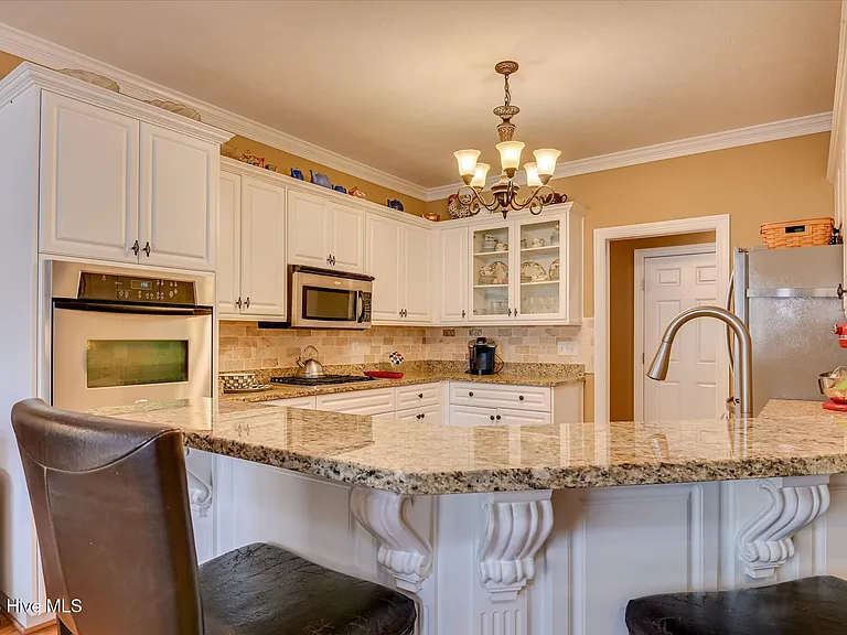 1622 Jamestown Ave — Photo 17