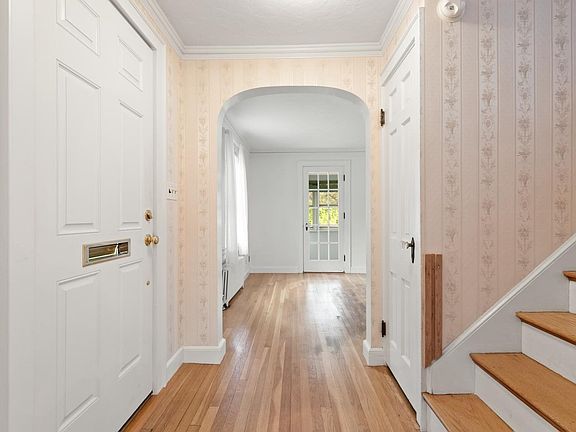 3rd image of 62 Bellington St