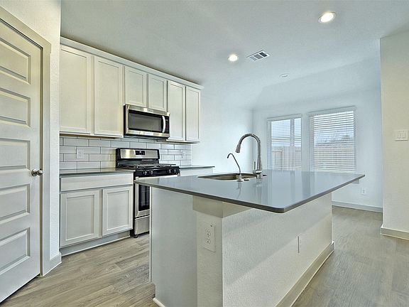 5th image of 7923 Suffolk Valley Ln