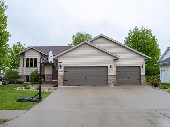 5506 16th St S, Fargo, ND 58104