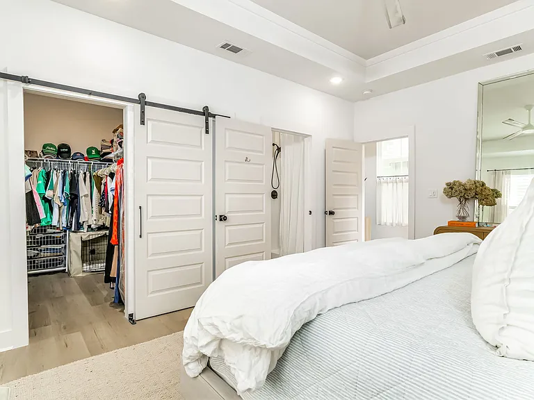 913 W Jackson St — Photo 25