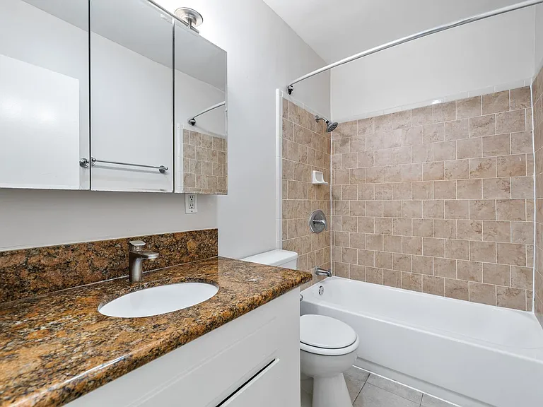 912 Gladys Avenue — Photo 20
