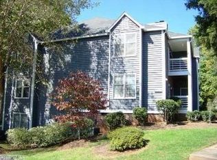 332 Meadows Cir, Winston Salem, NC 27104