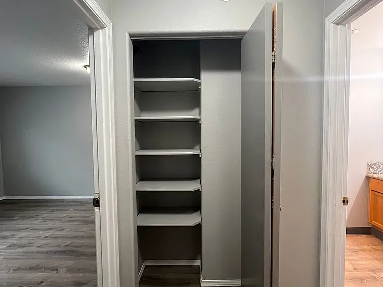 Ascot Place Apartments — Photo 10