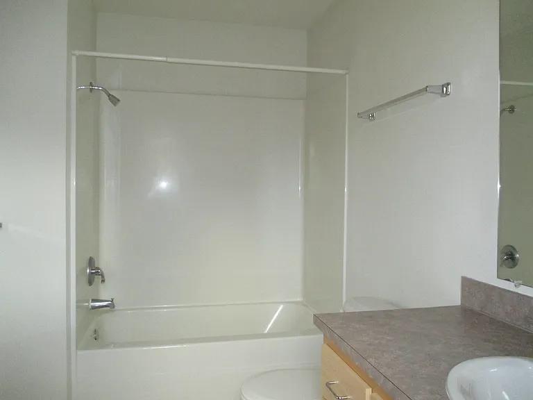 932 NW Anjni Cir — Photo 21
