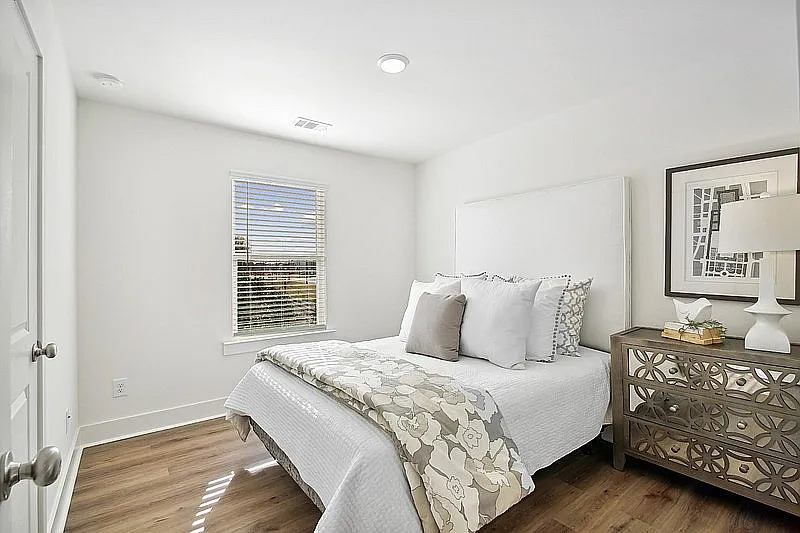Vaughn Townhomes — Photo 4