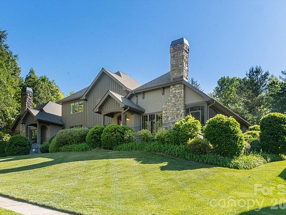 3rd image of 16 Hollyberry Ln