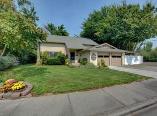 900 Pittview Ct, Central Pt, OR 97502