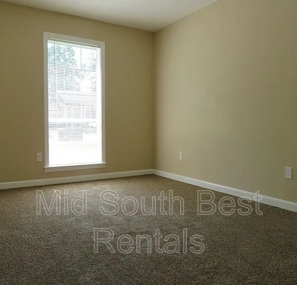 4321 Crescent Park Dr — Photo 2