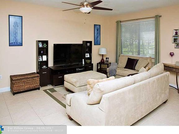 4th image of 1604 SW 33rd Ct