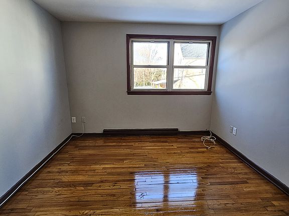 4th image of 66 Clinton Ave #B