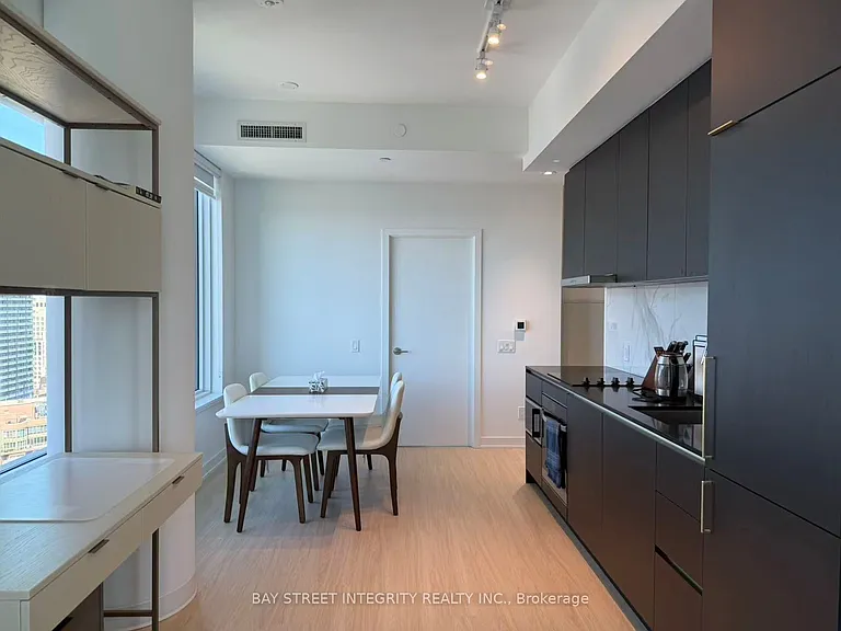 8 Wellesley St W #4616 — Photo 8