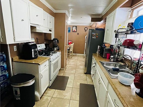 3rd image of 17400 Valley Blvd Space 95