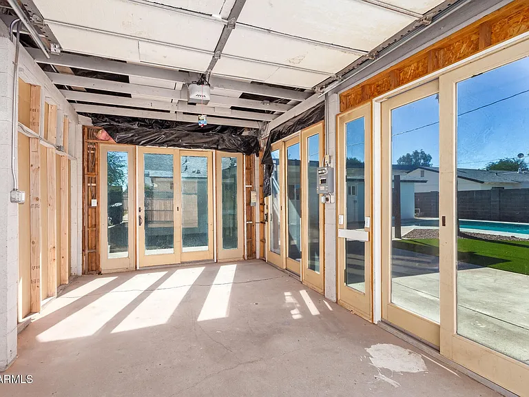 818 W Elna Rae St — Photo 34