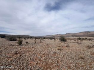 28181 W Foothill Dr, Seligman, AZ 86337