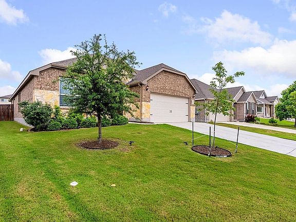 2nd image of 6121 Gimignano Pl