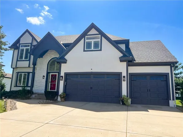 12503 S Fox Den, Lake Lotawana, MO 64086
