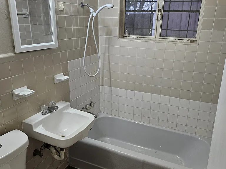 207 NW Northwood Ave — Photo 7