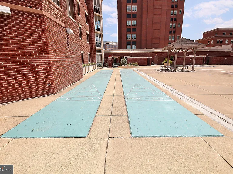 2151 Jamieson Ave #2011 — Photo 33