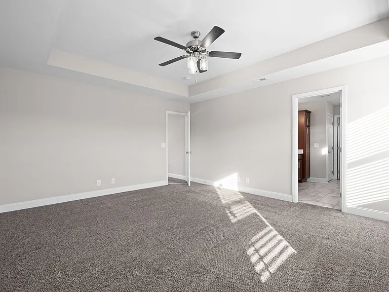101 Lucerne Ln — Photo 17