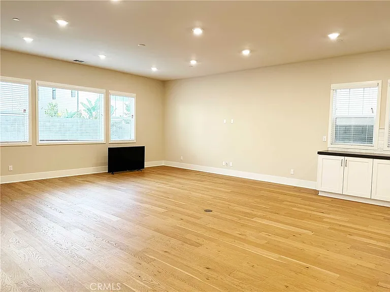 58 Ray — Photo 10