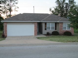 1405 W Robin St, Ozark, MO 65721