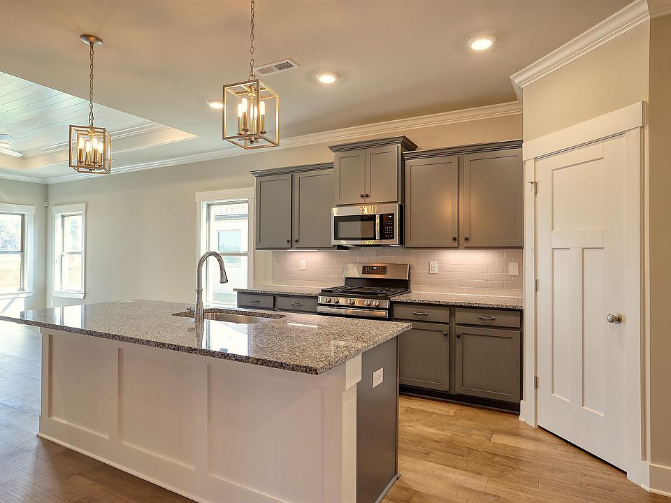 1st image of 111 Caspian Ln