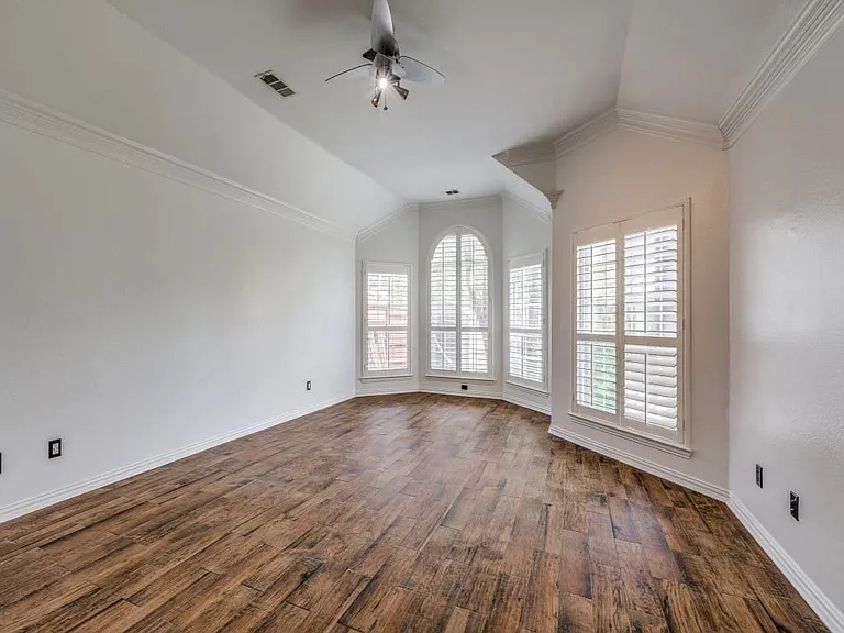 4684 Old Pond Dr — Photo 10